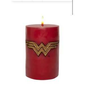 Wonder Woman Sculpted Insignia Candle NEW